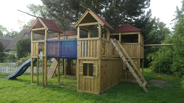 Nordansicht des Kinderspielplatzes